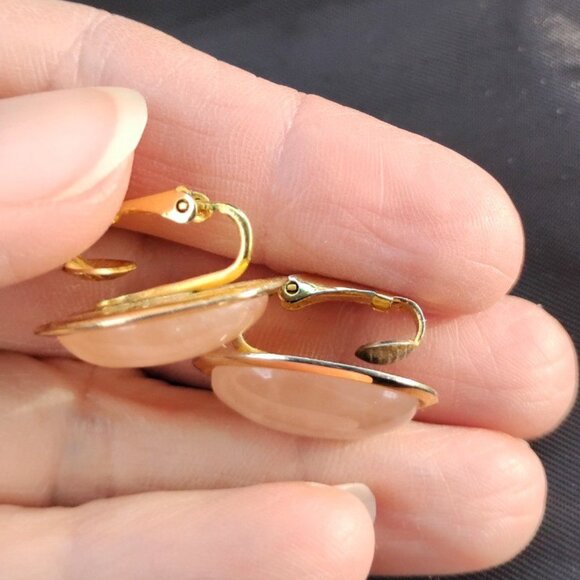Elegant Vintage Oval Gold Tone Like Peach Moonstone Clip-on Earrings - Picture 3 of 6